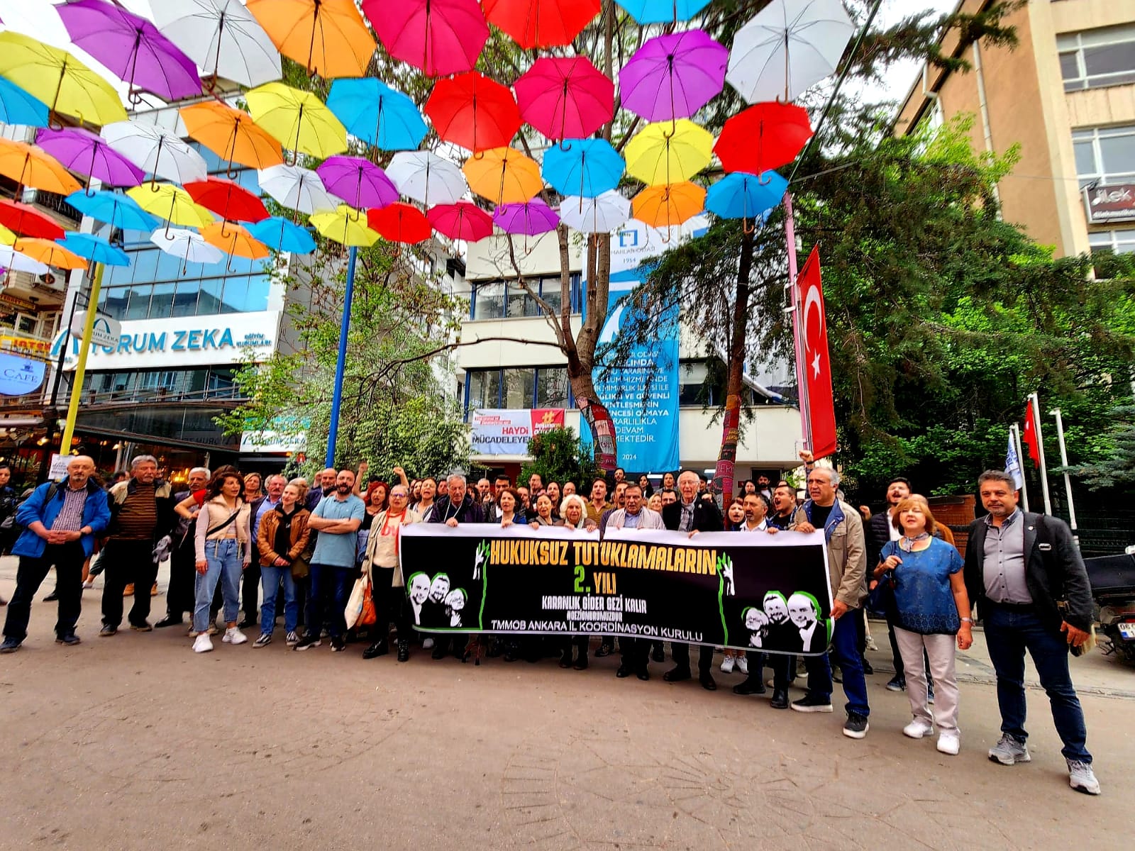 GEZİ DİRENİŞÇİLERİNİN HUKUKSUZ TUTUKLULUKLARININ İKİNCİ YILINDA BASIN AÇIKLAMASI