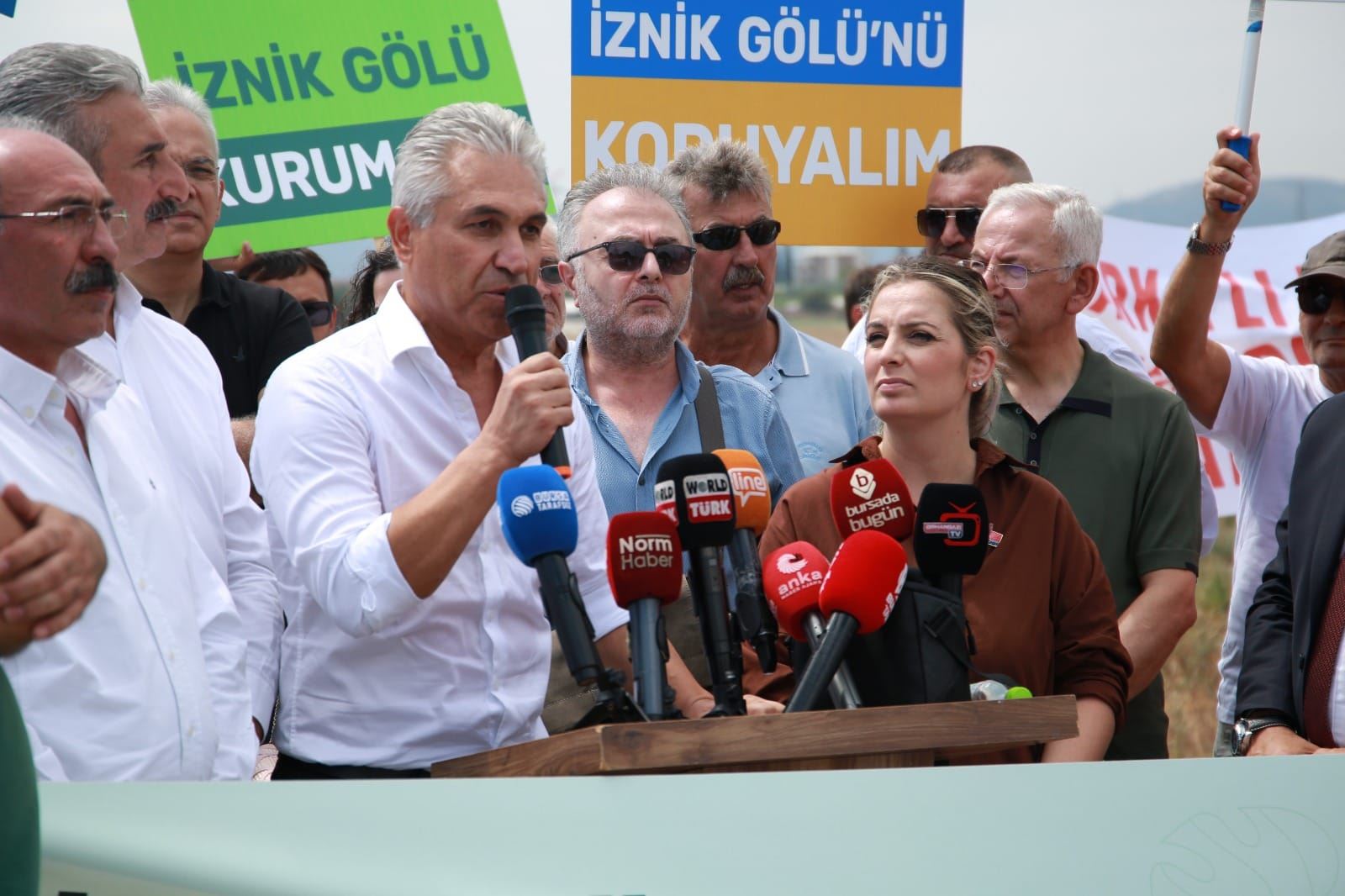 İZNİK GÖLÜ YAKINLARINDA KURULMASI PLANLANAN KAĞIT FABRİKASI PROTESTO EDİLDİ.