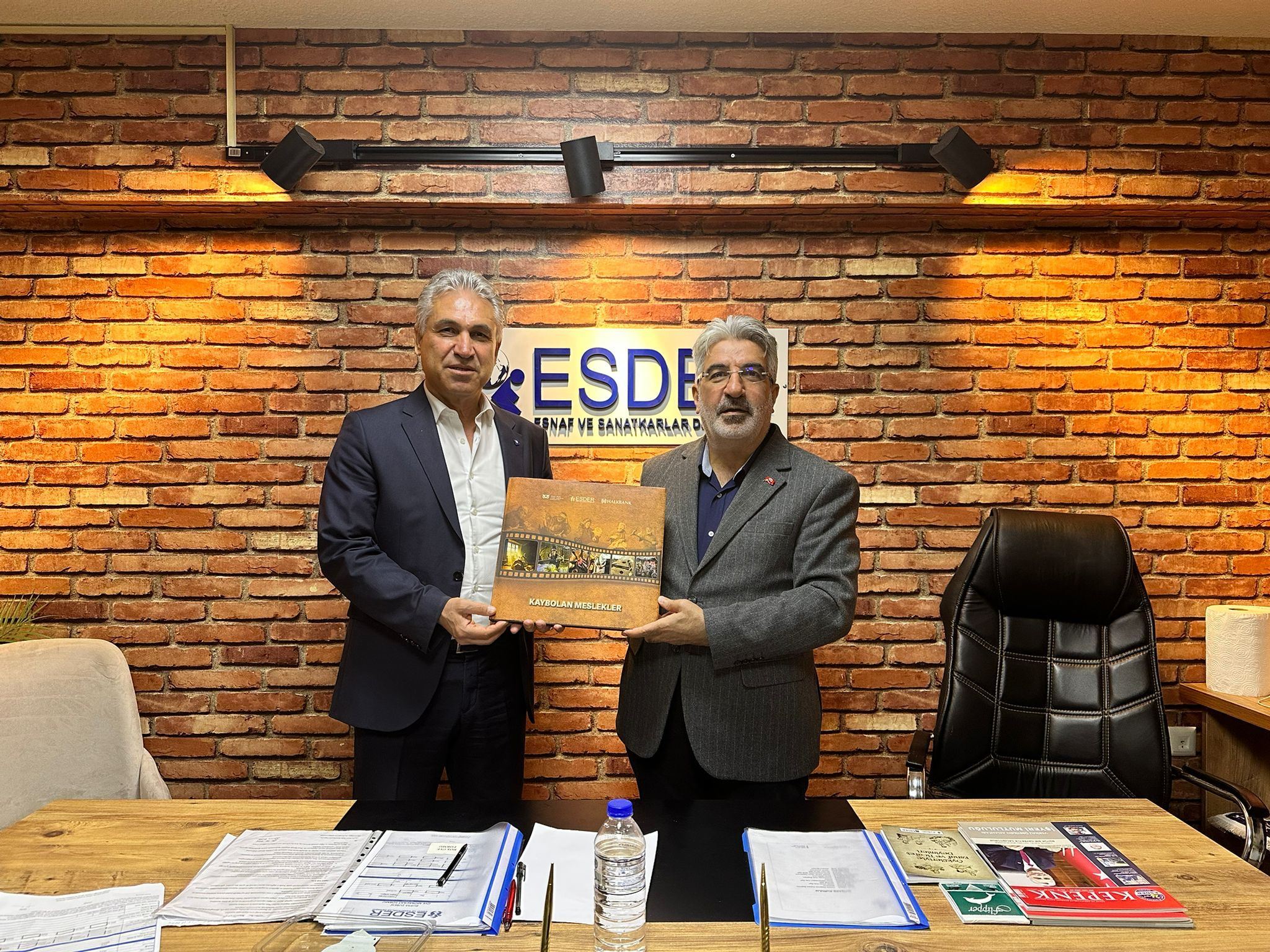 YENİDÖNEM GAZETESİ: ESDER BURSA'DA TARIM VE GIDA KONUŞULDU– 23 OCAK 2025  