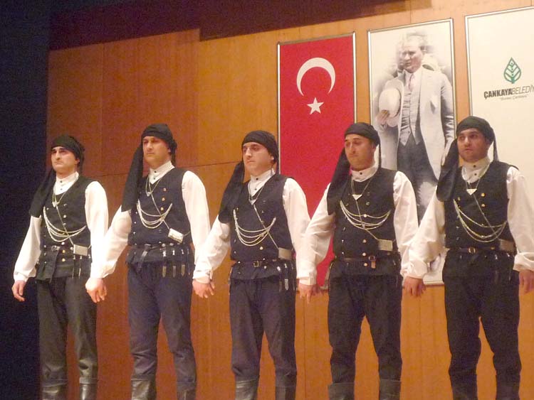 TARIM HAFTASI '09 HALK DANSLARI GÖSTERİSİ