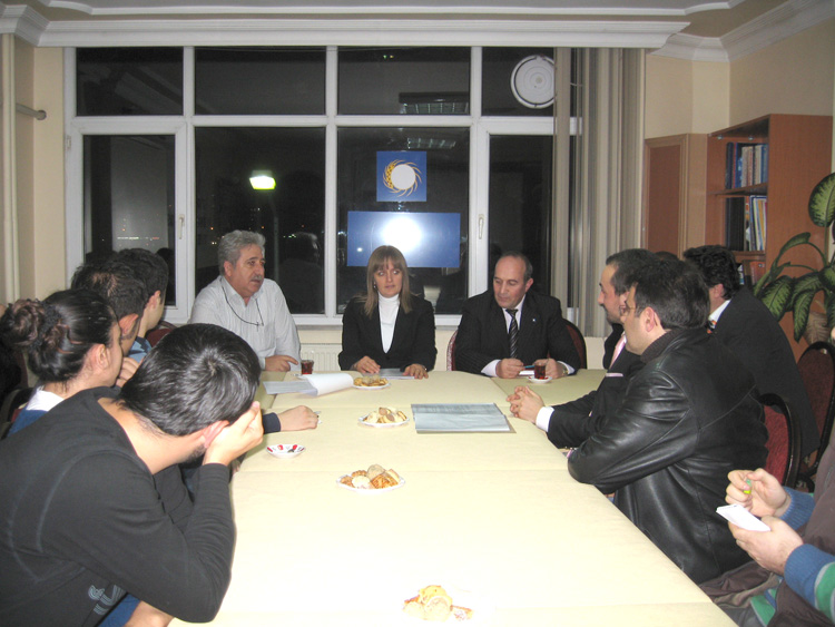 AKP TRABZON MİLLETVEKİLİ SAFİYE SEYMENOĞLU ŞUBEMİZİ ZİYARET ETTİ