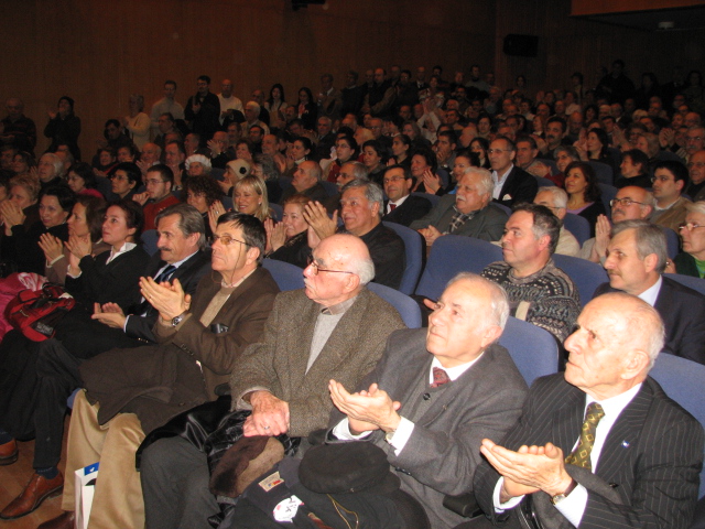 AÇIKOTURUM: "TAM BAĞIMSIZLIK BİLİNCİ"