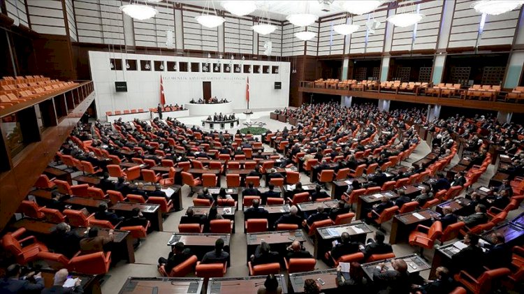 VERYANSIN TV: AKP'NİN MESLEK ÖRGÜTLERİNİ BÖLME PLANINA TEPKİ: HEDEFLENEN DEĞİŞİKLİKLER ANAYASAYA AYKIRI- 14 EKİM 2020