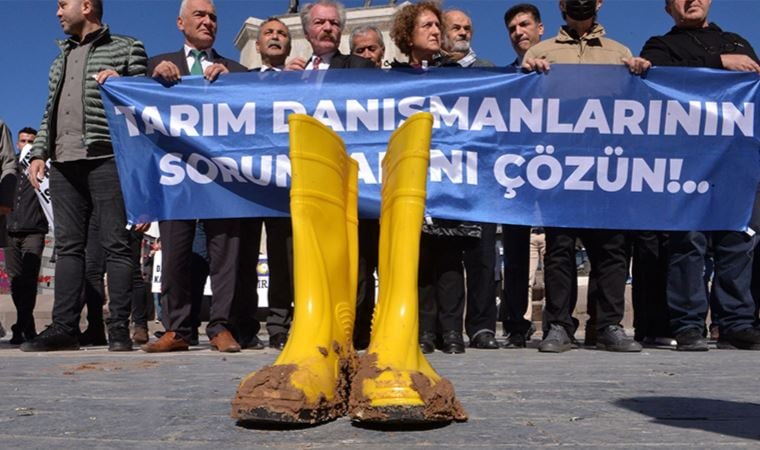 CUMHURİYET: ANKARA`DA SARI ÇİZMELİ PROTESTO: ZİRAAT MÜHENDİSİ ATAMA BEKLİYOR. 22.10.2022
